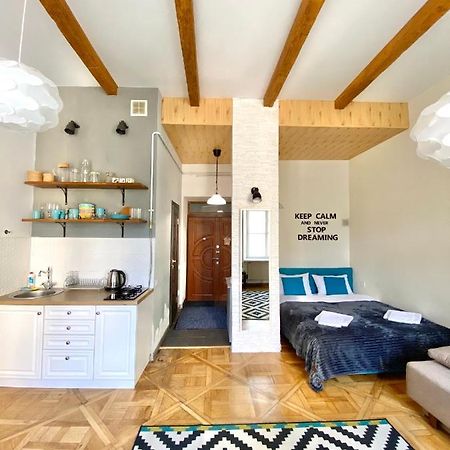 Dreaming Apartments Lviv Bagian luar foto