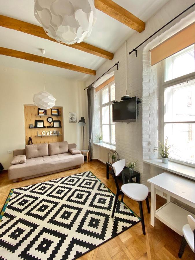 Dreaming Apartments Lviv Bagian luar foto